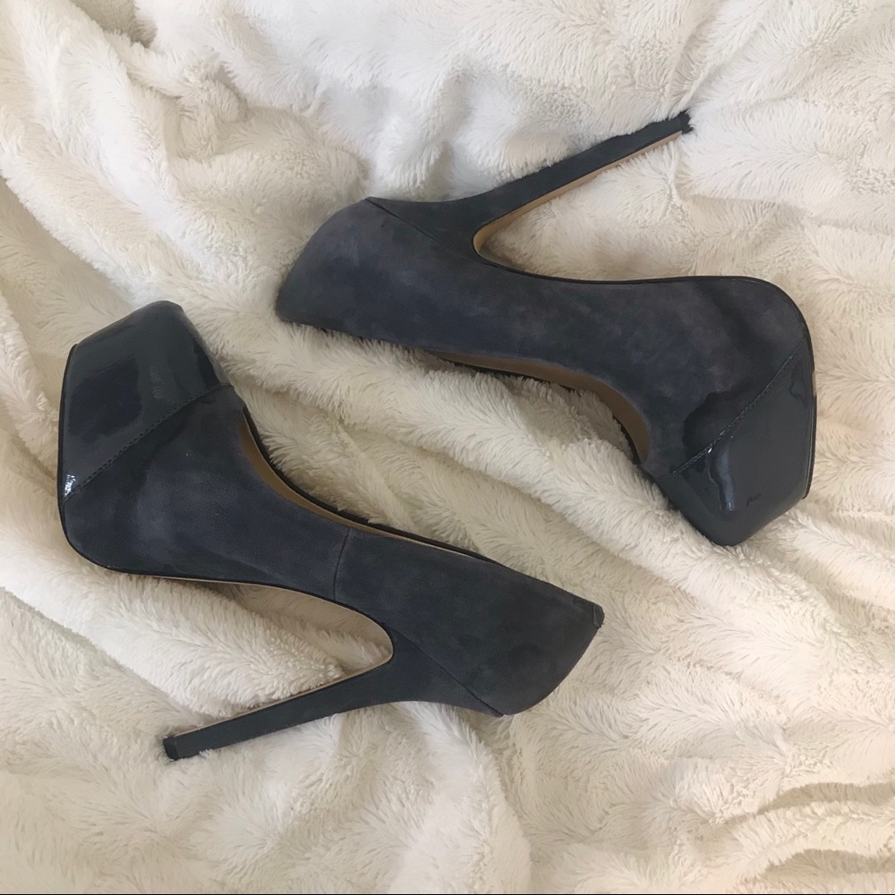 Steve Madden Grey Suede Pumps